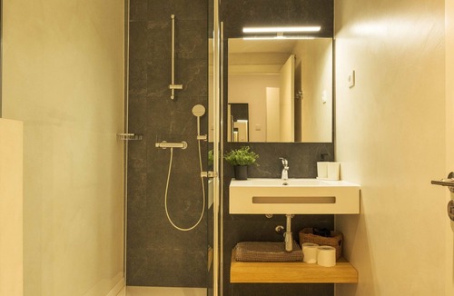 El Port Apartment | Guest Ready - Fira Barcelona Modern Studio