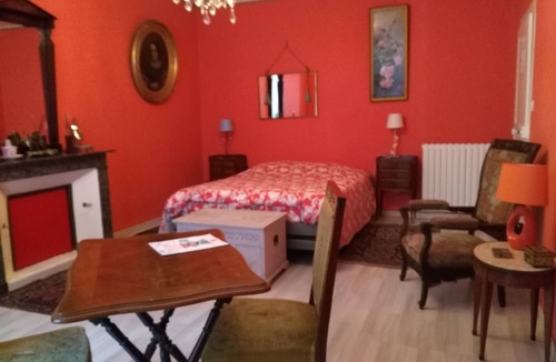 Sainte-Scolasse-sur-Sarthe House | guest rooms in the perch