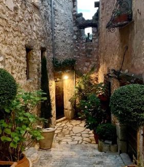 Tourrettes-sur-Loup Apartment | Guest App'Art