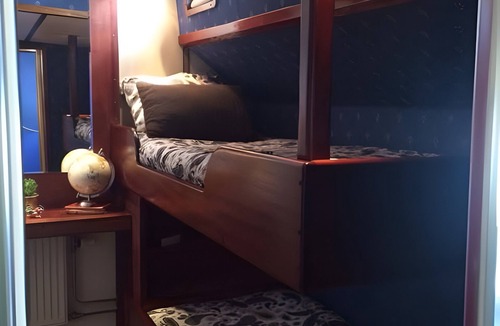 Samois-sur-Seine Bed & Breakfast | Guest Cabins: Péniche EDEN in Samois-sur-Seine