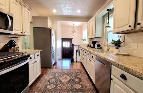 Sugar House House | Guest Favorite: 5-Star/Hot Tub/Sugarhouse/SLC