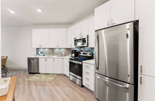 Downtown Jacksonville Apartment | Guest Favorite! 8th Floor Luxe King Suite PetOK