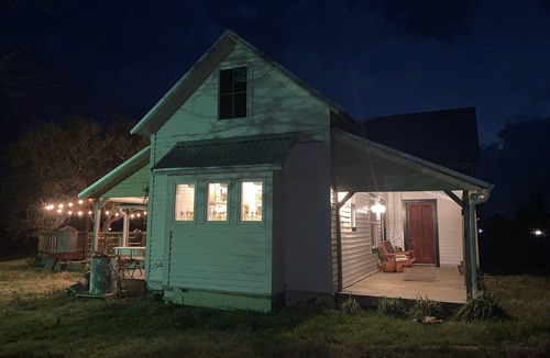 Fayetteville House | Guest Favorite, Premier Host Managed, Pet Friendly!