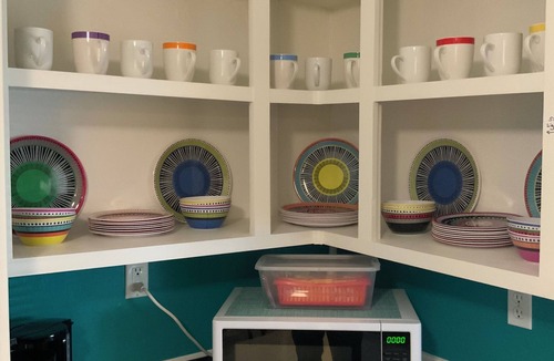 Jamestown Cottage | Guest Favorite! Super Clean! Close to Everything!