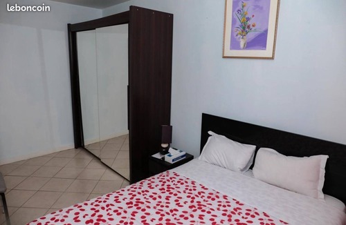 Villeneuve-Saint-Georges Bed & Breakfast | GUEST ROOM
