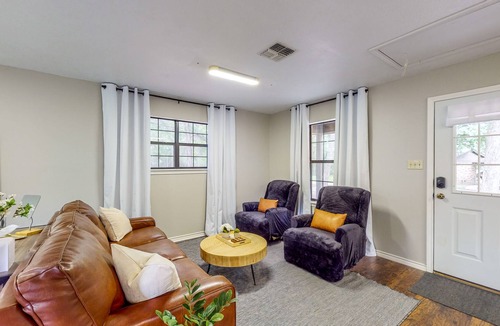 Bellville Cabin | Guest Home on 14 Acres - Vineyards, Pond & Trails - Newly Updated Kitchenette