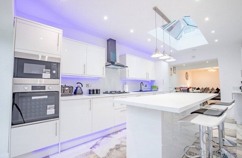 Portswood House | Guest Homes | Broadland House