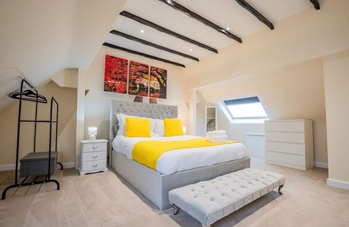 Laverton House | Guest Homes | Final Approach House