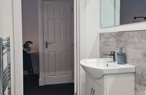 Pontrilas Apartment | Guest Homes | Foregate Studio