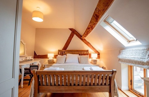 Ludlow House | Guest Homes | Oak Barn