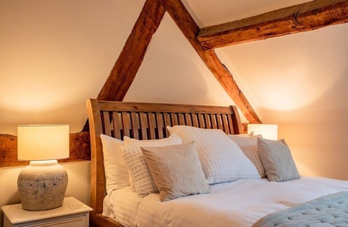 Ludlow House | Guest Homes | Oak Barn