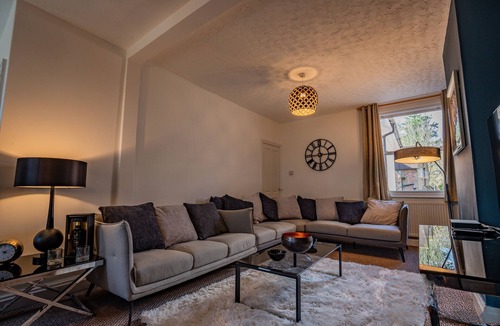 Tadworth Apartment | Guest Homes | Station Approach