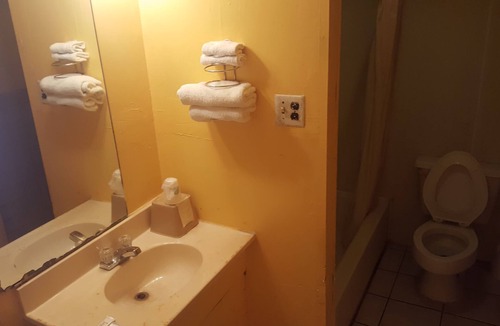 Jeff-Vander-Lou Hotel | Guest Host Motel