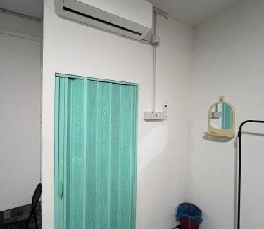 Kuala Terengganu Ski Chalet | Guest House 2