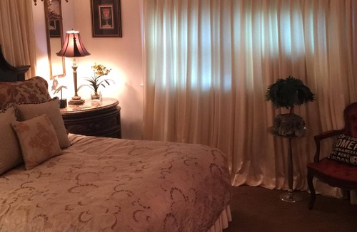 Chelsea Condo | Guest House at Hooper