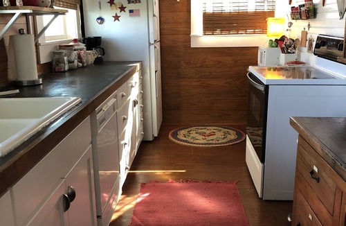 La Grange House | Guest House at the Brown Ranch