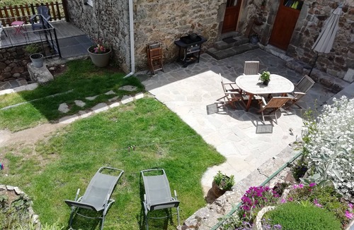 Juvinas House | Guest house "Between river and nature