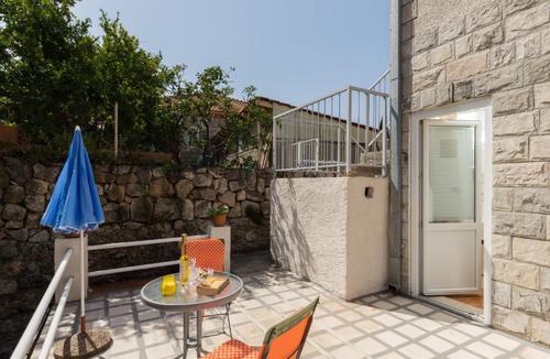 Gornji Kono House | Guest House Bradas