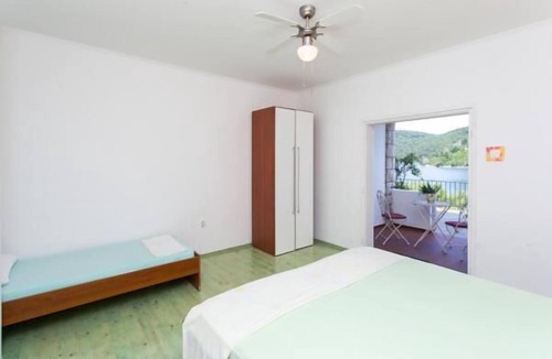 Polace House | Guest House Busurelo - Triple Room with Sea View