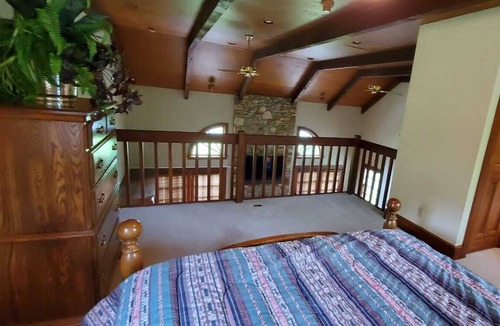 Whitsett Cabin | Guest House Cabin