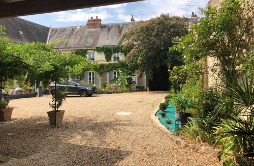 Les Ormes House | Guest House 'Chambre D'hote' with Shared Pool, Private Terrace and Wi-Fi