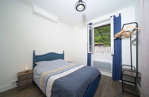 Auzat Bed & Breakfast | Guest House 'Chambre Verte' with Mountain View and Wi-Fi
