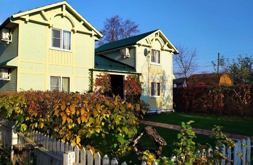 Plyos House | Guest House Chibis