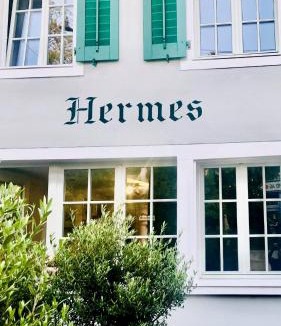 Hoengg Hotel | GUEST HOUSE HERMES Contactless Self Checkin