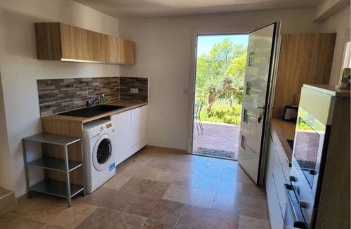 Allauch House | Guest House in Allauch