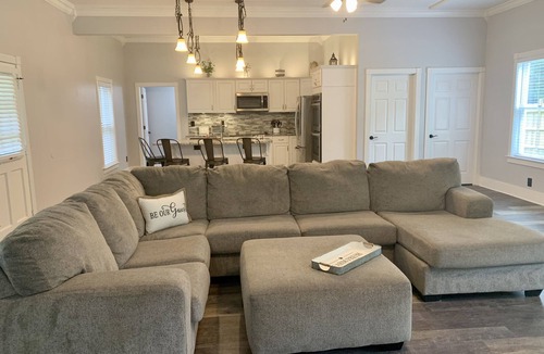 Griffin House | Guest House in Griffin