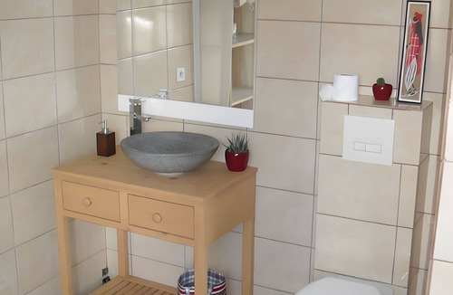 Saint-Desir Bed & Breakfast | Guest House 'Karibu Normandy' with Shared Terrace, Shared Garden and Wi-Fi