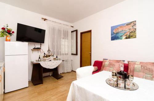 Banici House | Guest House Kola