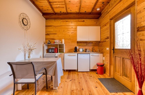 La Salvetat-sur-Agout Apartment | Guest House 'Les Tables Aux Vaches' with Private Terrace, Wi-Fi and Air Conditioning