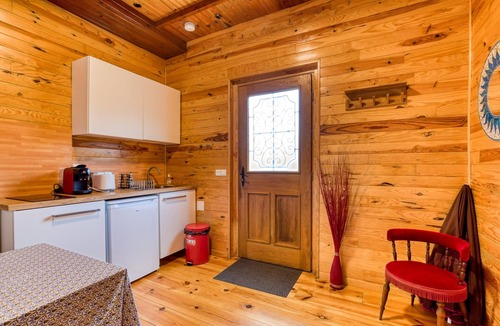 La Salvetat-sur-Agout Apartment | Guest House 'Les Tables Aux Vaches' with Private Terrace, Wi-Fi and Air Conditioning