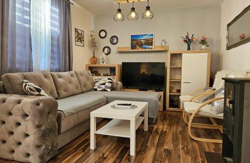 Poljanak House | Guest House Lisina