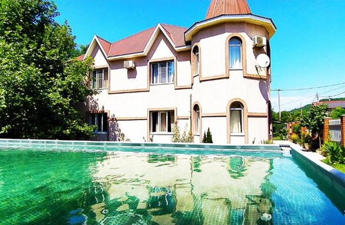 Bzhid House | Guest House Maria