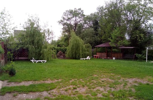 Bzhid House | Guest House Maria