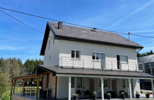 Seliste Apartment | Guest House Mylan