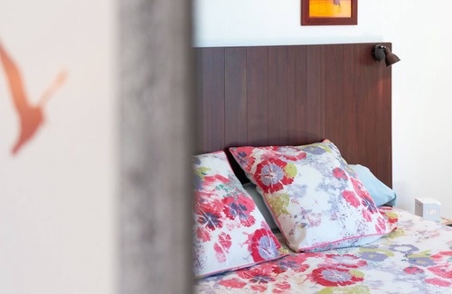 Vaire Bed & Breakfast | Guest house near Les Sables d'Olonne. Labeled 3 Sun Flowers