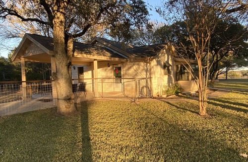 Buda House | Guest house nestled amongst 100 year old oaks with fun farm animals!