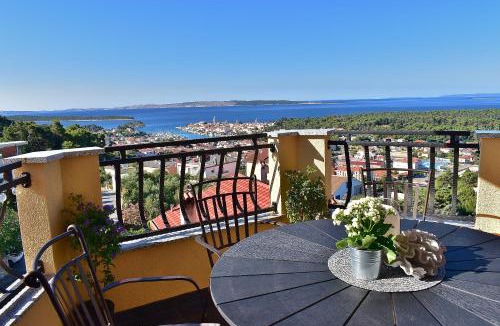 Mundanije House | Guest House Panorama