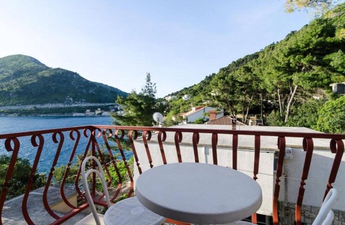 Sobra Apartment | Guest House Sobra 38 - Studio with Balcony and Sea View