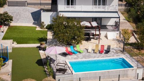 Donje Polje House | Guest house "The View" - with a heated pool