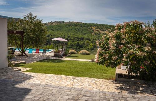 Donje Polje House | Guest house "The View" - with a heated pool