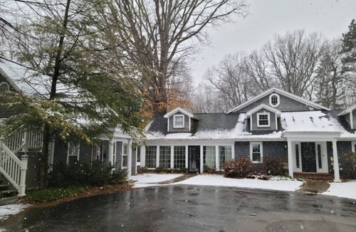 Green Bay Cottage | Guest House