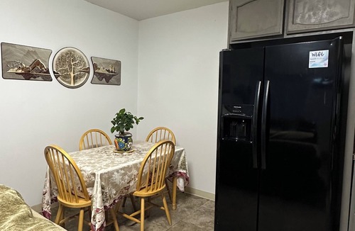 Hesperia Apartment | “Guest House with Private Jacuzzi & King Suite”