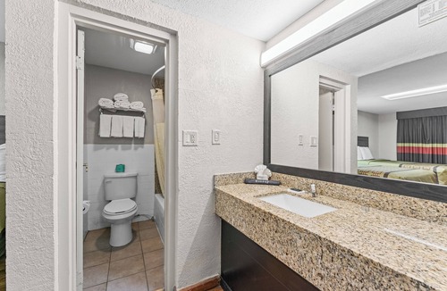Rogers Hotel | Guest Inn