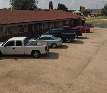 Yukon Hotel | Guest Inn