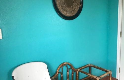 Yukon Hotel | Guest Inn