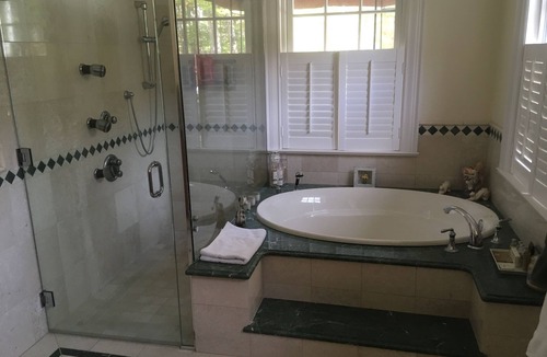 Dufferin Bed & Breakfast | Guest Master Kitchenette /Den Guest Rm 5